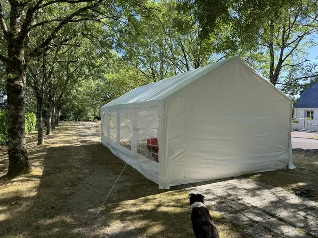 Tente de réception 4 × 8 m en location à Questembert